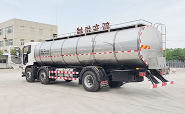 新東鮮奶運(yùn)輸車(chē)落地哈薩克斯坦，開(kāi)啟“一帶一路”乳業(yè)運(yùn)輸新紀(jì)元